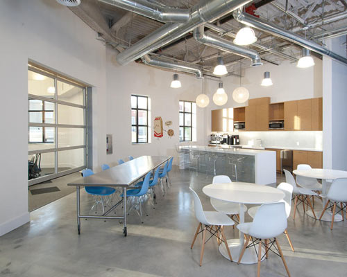 Picture of office.